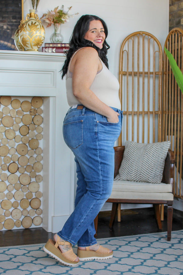 Judy High Rise Relaxed Jean